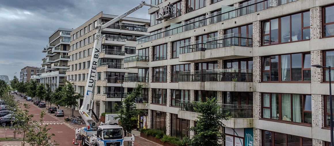 Glazenwasser hoogwerker Amsterdam