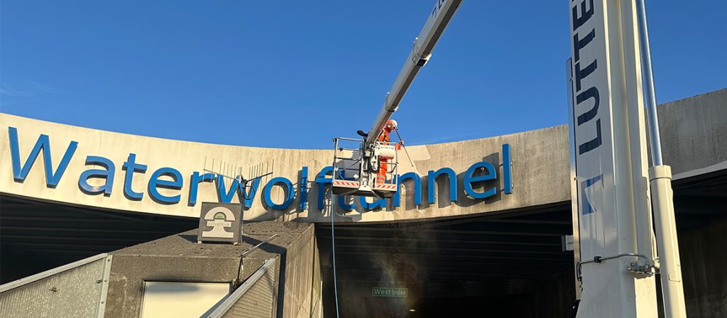 Gevelbeplating reiniging Amsterdam